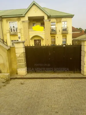 6bdrm Duplex in Gaduwa Estate Main for sale