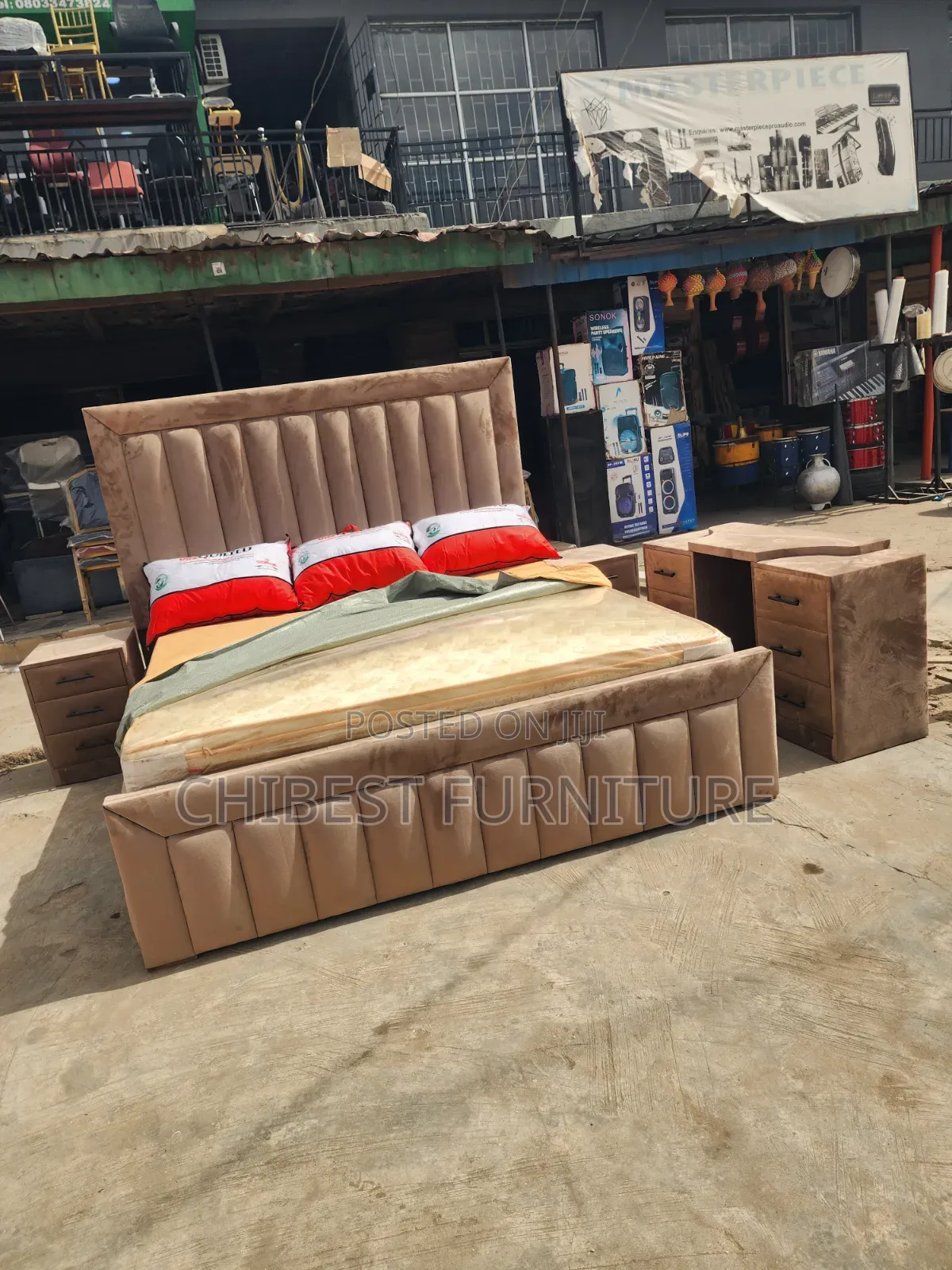 Executive 6by6 Upholstery Padded Bed