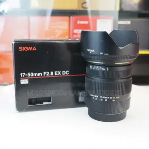 Sigma 17-50mm F2.8 Lens
