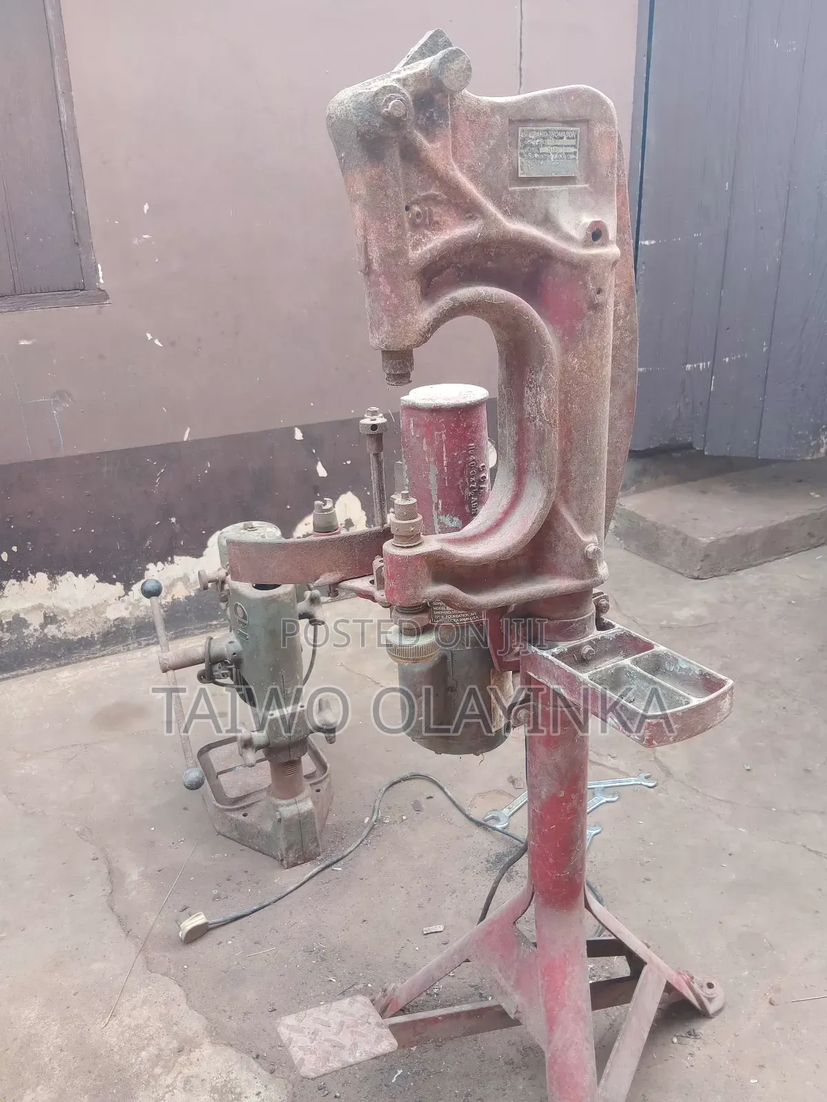 Rivet Machine