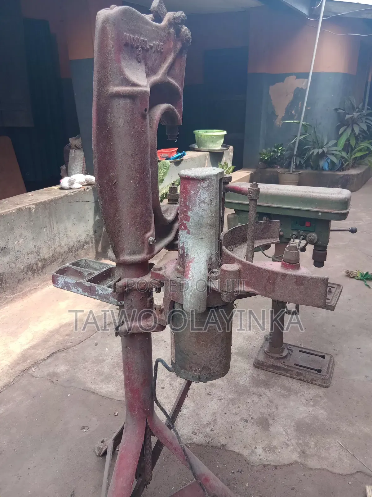 Rivet Machine