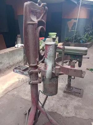 Rivet Machine