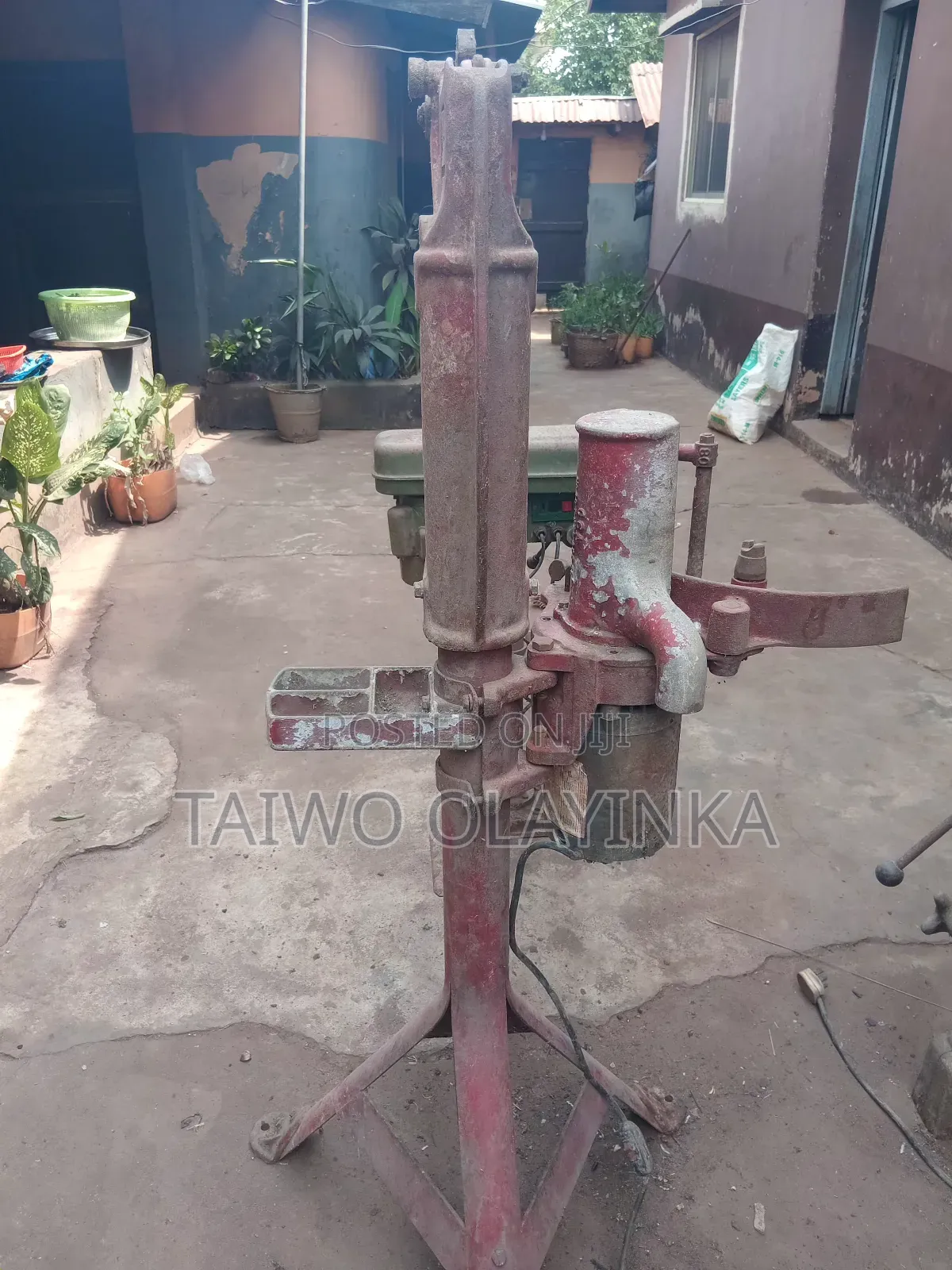 Rivet Machine