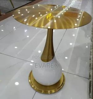 Gold Round Luxury Center Table, Bottle Shape Design