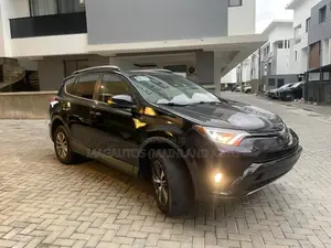 Toyota RAV4 XLE 4dr SUV (2.5L 4cyl 6A) 2018 Black