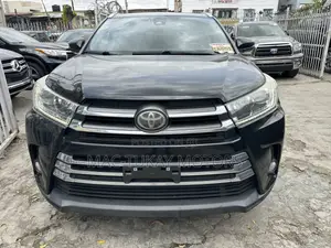 Toyota Highlander Limited Platinum 4x2 V6 (3.5L 6cyl 8A) 2017 Black