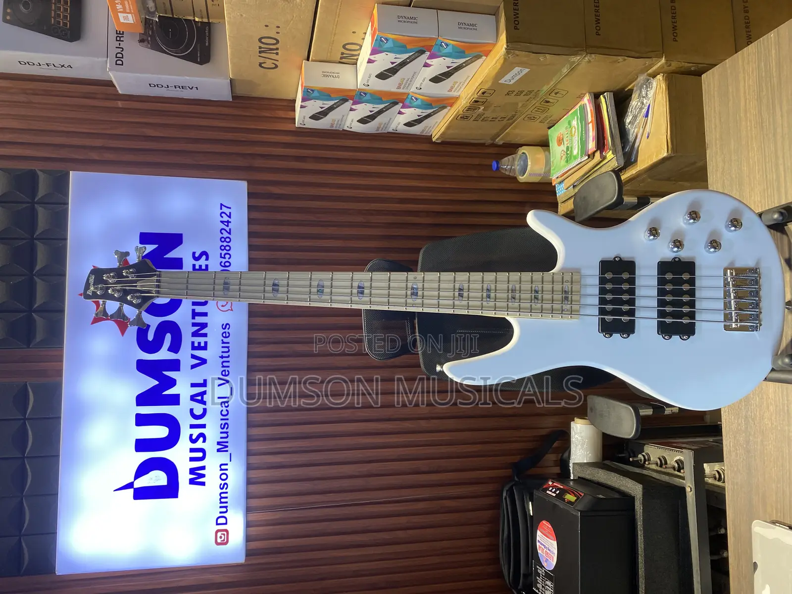 Ibanez Active 5 Strings Bass Guitar  Pure White