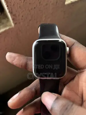 Apple Watch Se (2nd Gen) – Clean, Working Perfectly,
