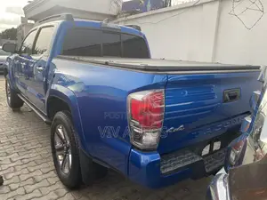 Toyota Tacoma TRD Off Road 2018 Blue