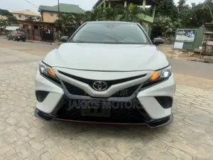 Toyota Camry 2021 Silver
