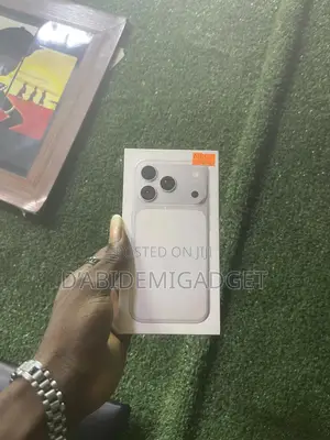 New Apple iPhone 17 Pro Max 256 GB White