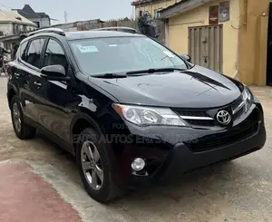 Toyota RAV4 XLE 4dr SUV AWD (2.5L 4cyl 6A) 2015 Black