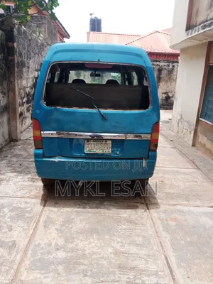 Suzuki APV Minibus 2008 Blue