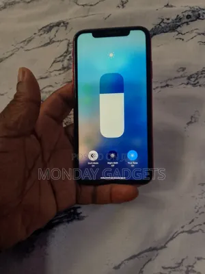 Apple iPhone XR 64 GB Red
