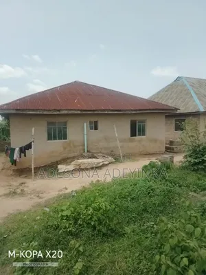 7bdrm Block of Flats in Irepodun Estate for sale