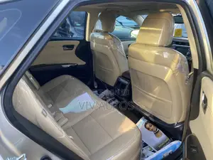 Toyota Avalon Limited 4dr Sedan (3.5L 6cyl 6A) 2015 Gold
