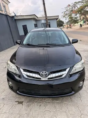 Toyota Corolla LE 4dr Sedan (1.8L 4cyl 4A) 2012 Black