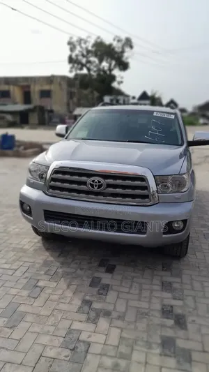 Toyota Sequoia 2011 Silver