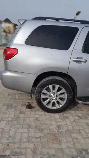 Toyota Sequoia 2011 Silver