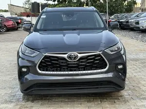Toyota Highlander XLE AWD 2020 Gray