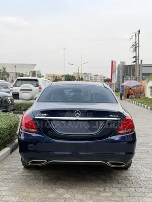 Mercedes-Benz C300 Luxury Sedan RWD (2.0L 4cyl 7A) 2016 Blue