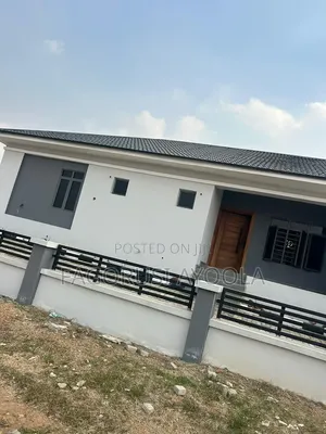 3bdrm Bungalow in Fort Court, Akala Express for sale