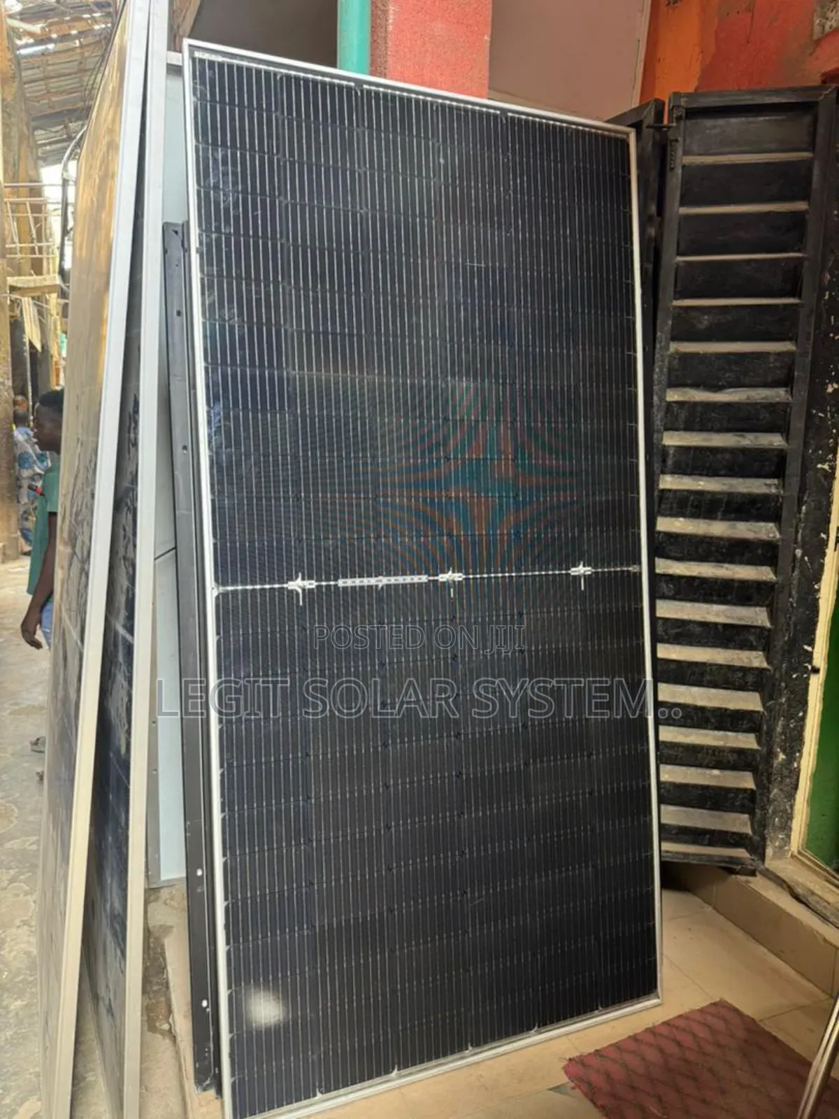 600 Watts Jinko Panel