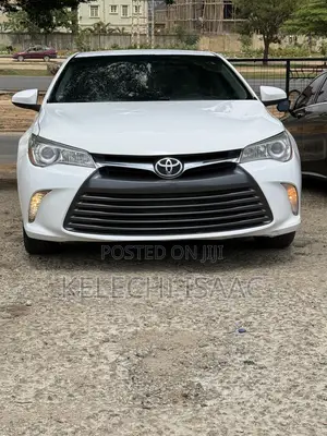 Toyota Camry SE 4dr Sedan (2.5L 4cyl 6A) 2017 White