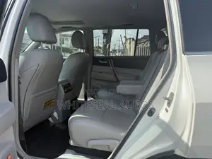 Toyota Highlander Limited 3.5l 4WD 2013 White