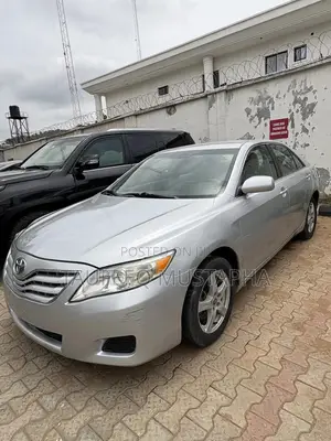 Toyota Camry 2010 Silver