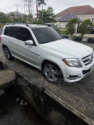 Mercedes-Benz GLK-Class Base GLK 350 4dr AWD 4MATIC (3.5L 6cyl 7A) 2015