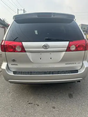 Toyota Sienna 2007 Silver