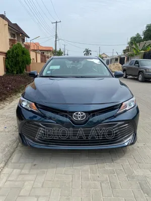 Toyota Camry 2019 Blue