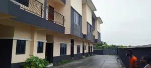 4bdrm Duplex in Gra for rent
