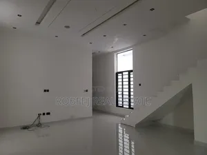 4bdrm Duplex in Greenland Estate for sale