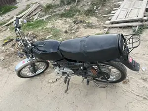 Bajaj Boxer 2025 Red