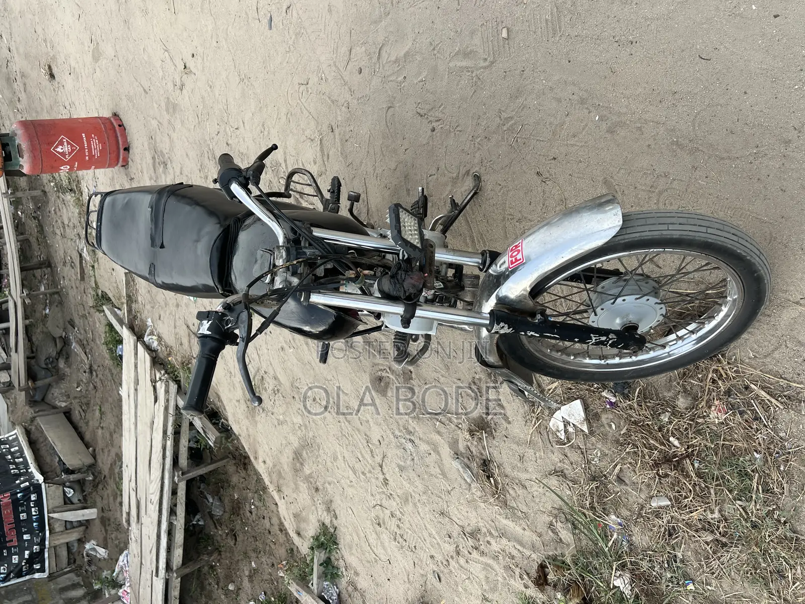 Bajaj Boxer 2025 Red