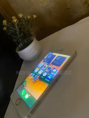 Apple iPhone 6s 16 GB Gold
