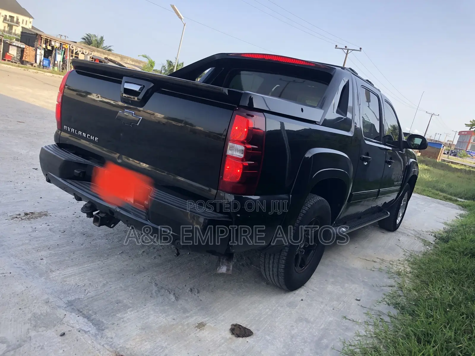 Chevrolet Avalanche 2012 Black