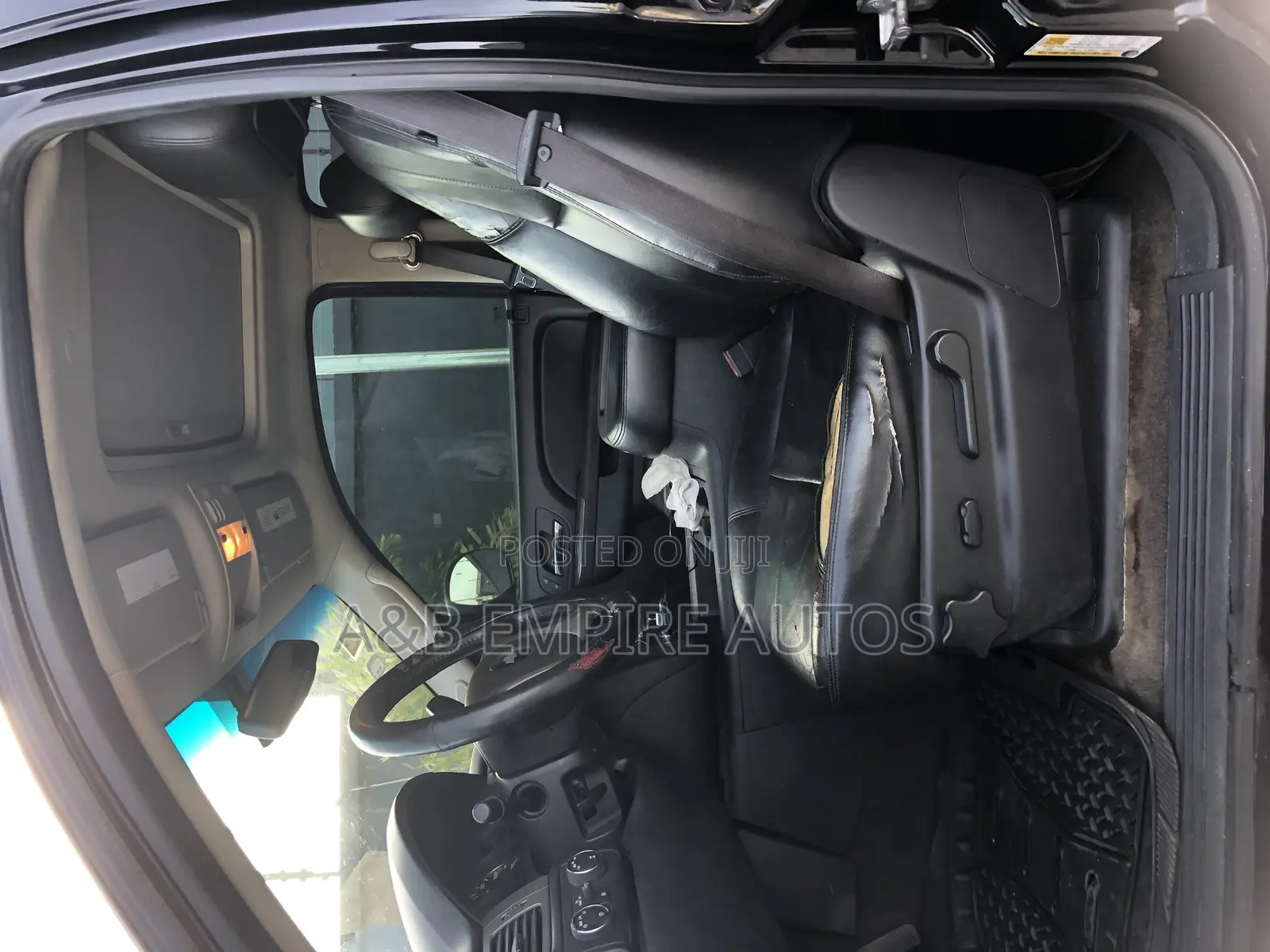 Chevrolet Avalanche 2012 Black