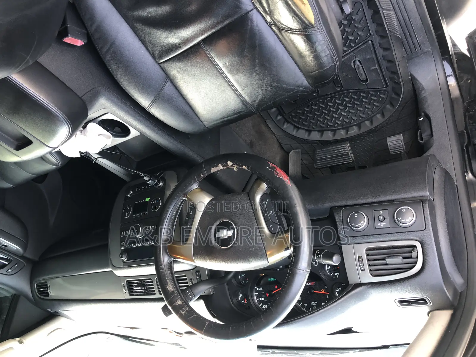 Chevrolet Avalanche 2012 Black
