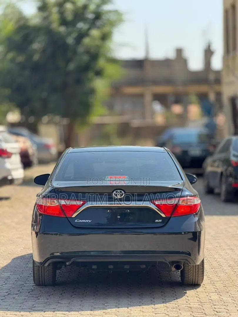 Toyota Camry SE 4dr Sedan (2.5L 4cyl 6A) 2016 Black