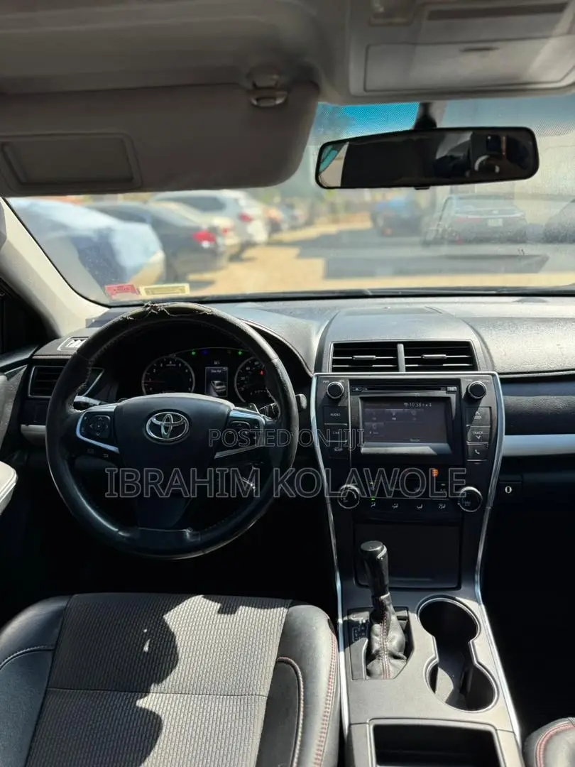 Toyota Camry SE 4dr Sedan (2.5L 4cyl 6A) 2016 Black