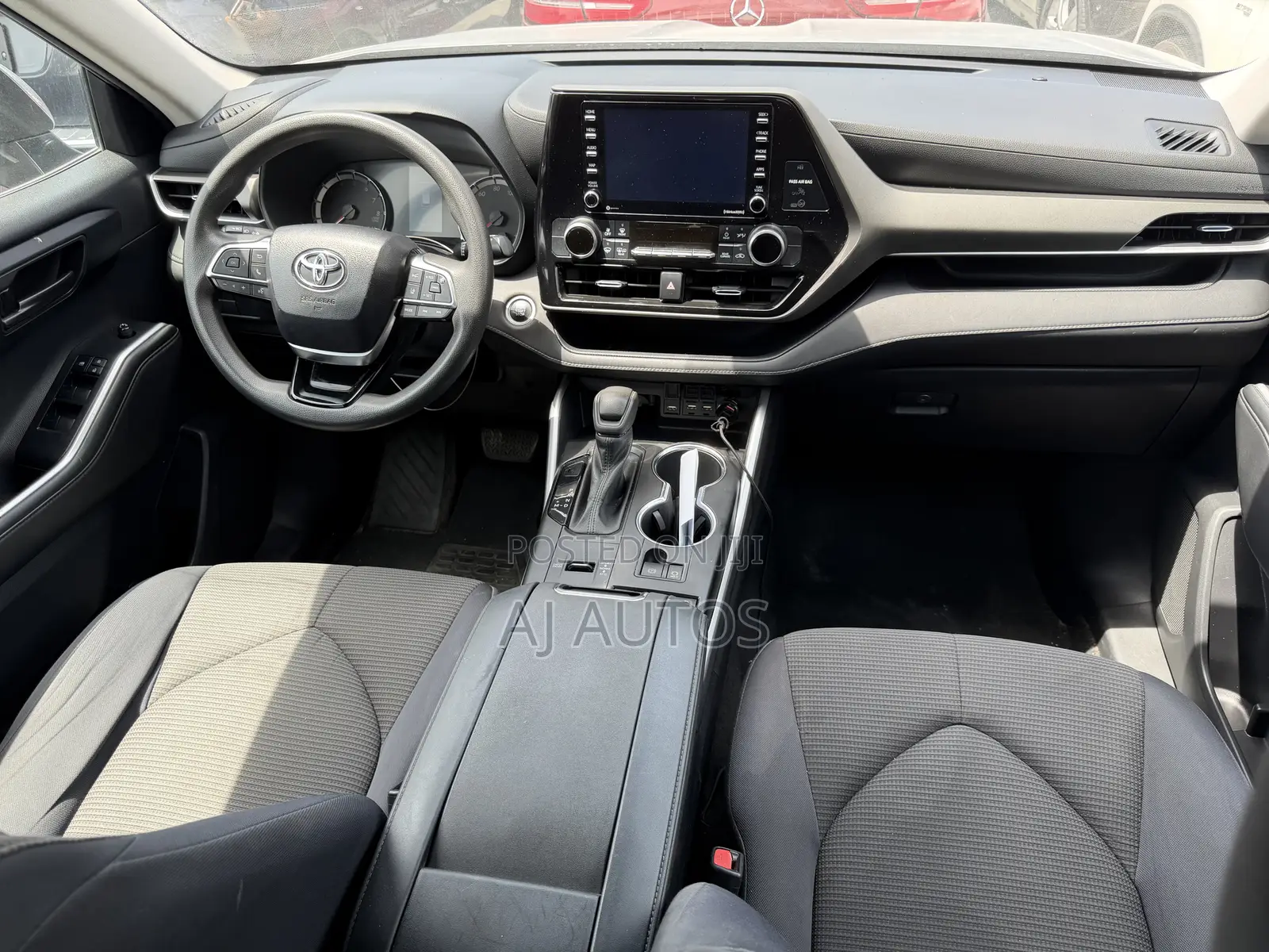 Toyota Highlander 2022 Silver