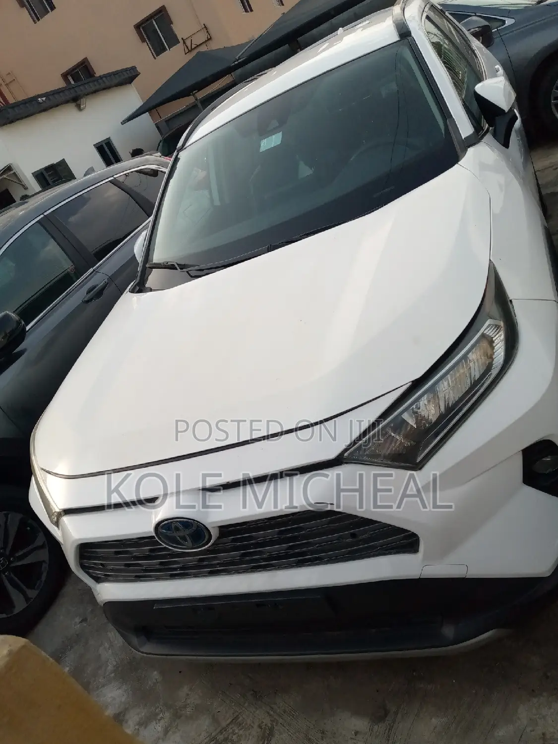Toyota RAV4 2021 White