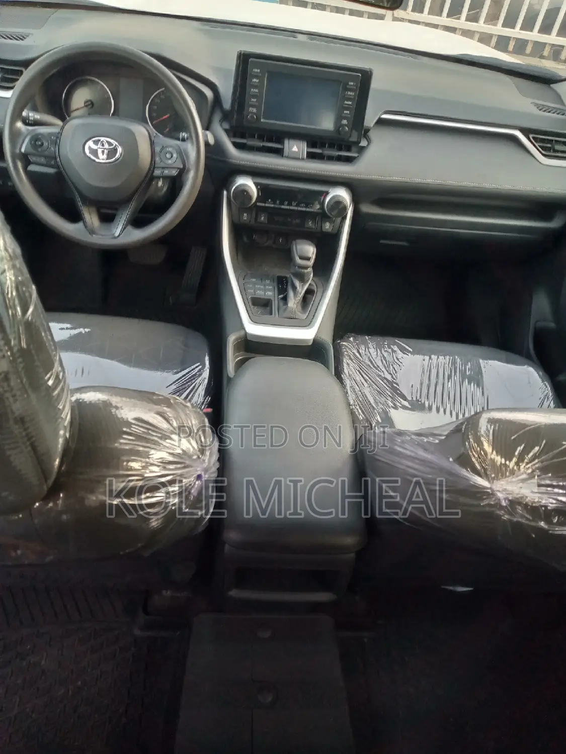 Toyota RAV4 2021 White
