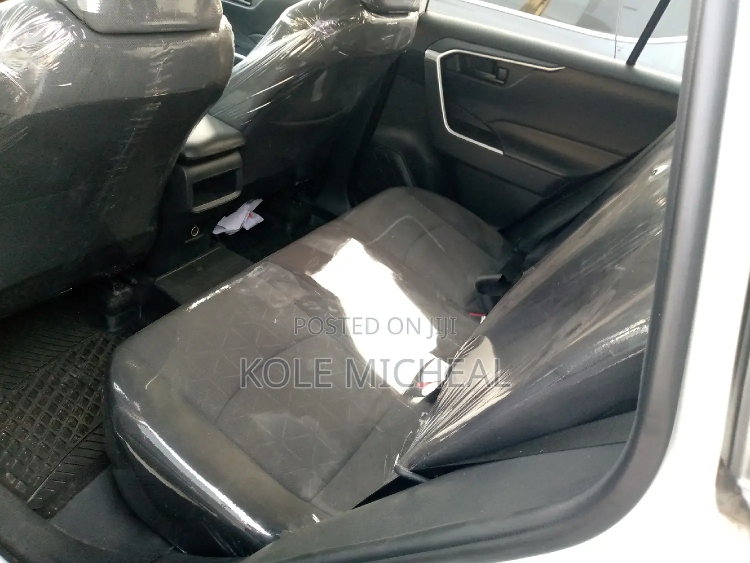 Toyota RAV4 2021 White