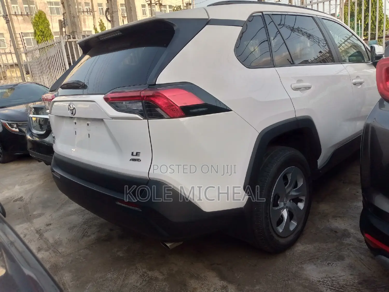 Toyota RAV4 2021 White