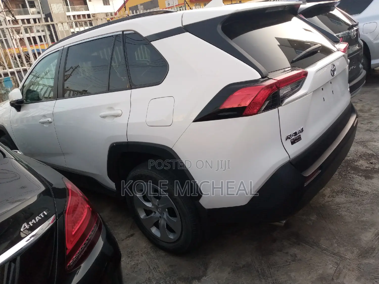 Toyota RAV4 2021 White