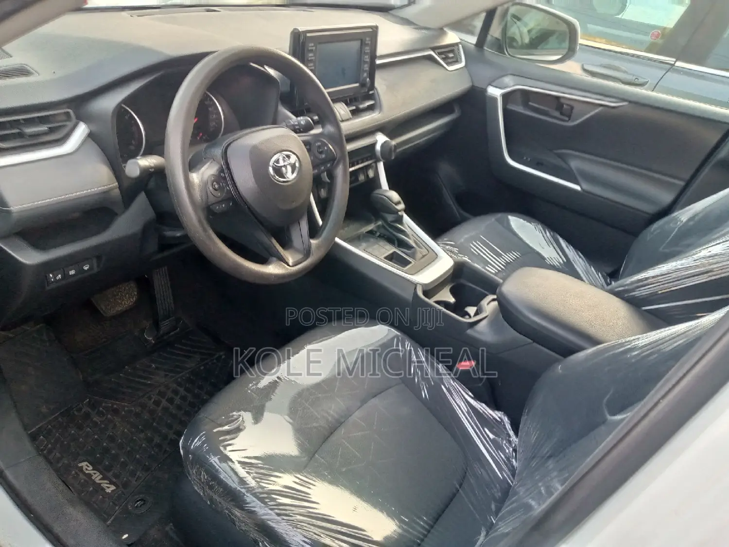 Toyota RAV4 2021 White